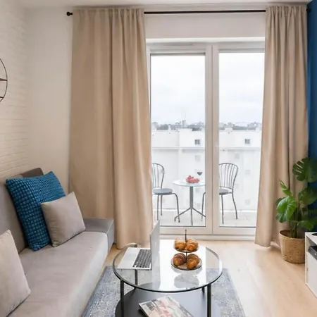 Modern Romantic Getaway * Łódź